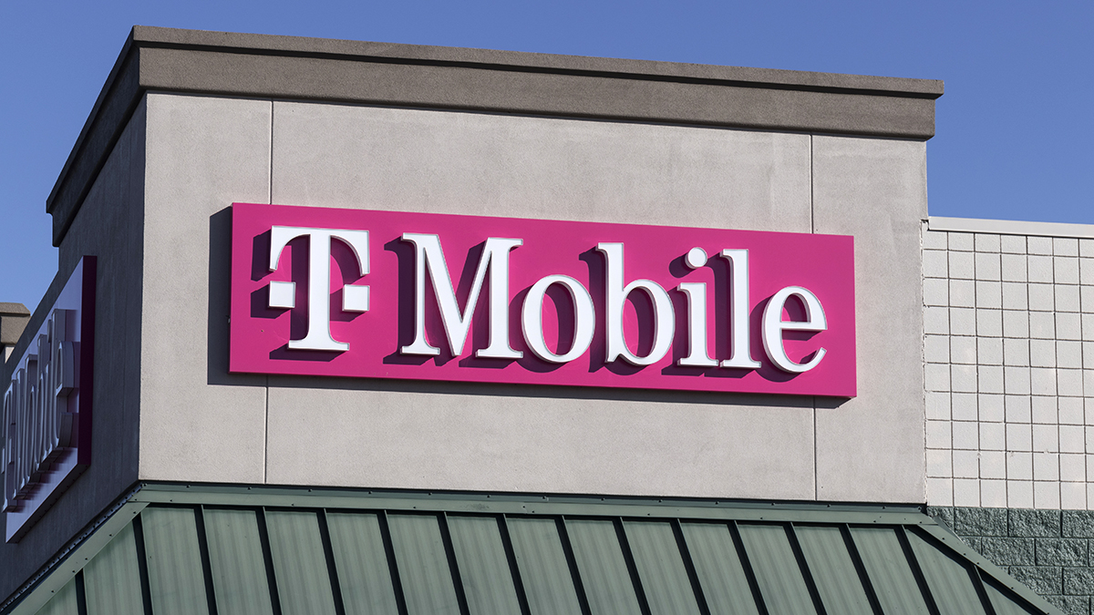 You Should Get In on T-Mobile's $350 Million Settlement