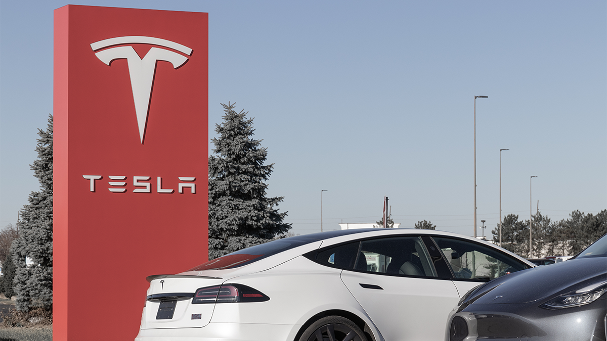 Tesla Motors Facing Class Action After Employee Data Leaked to Foreign